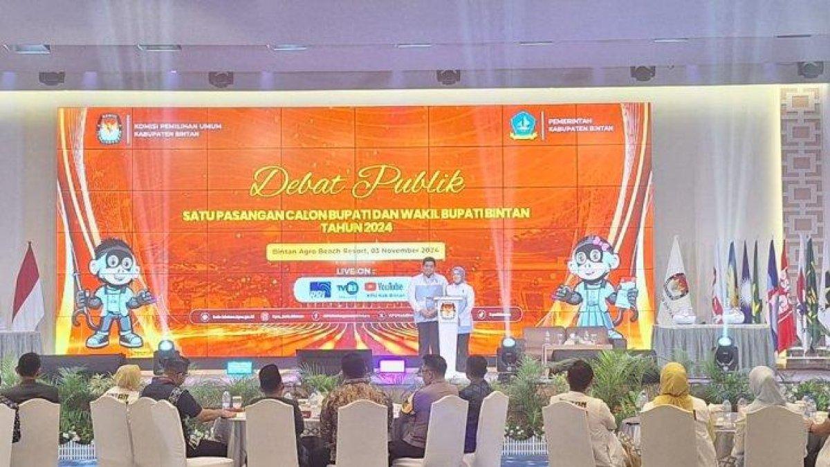 PENYAMPAIAN Visi Misi- Paslon Tunggal Calon Bupati dan Calon Wakil Bupati Pilkada Bintan Roby Kurniawan dan Deby Maryanti.. Berikut hasil real count KPU Pilkada Bintan 2024 antara paslon Roby-Deby lawan kotak kosong