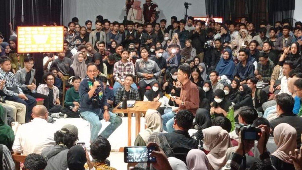 Capres nomor urut 1, Anies Baswedan menggelar kampanye di Banjarmasin, Kalsel, Selasa (5/12/2023).