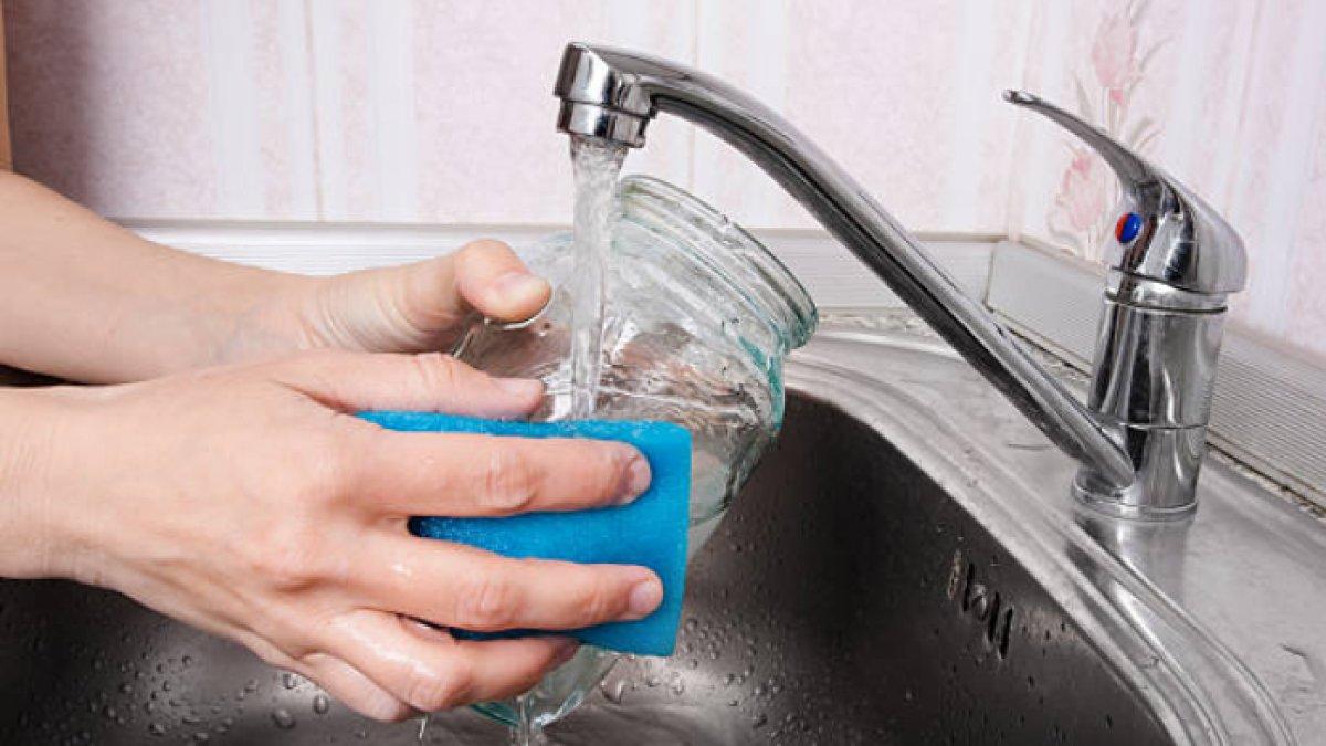 Cara mudah bersihkan botol