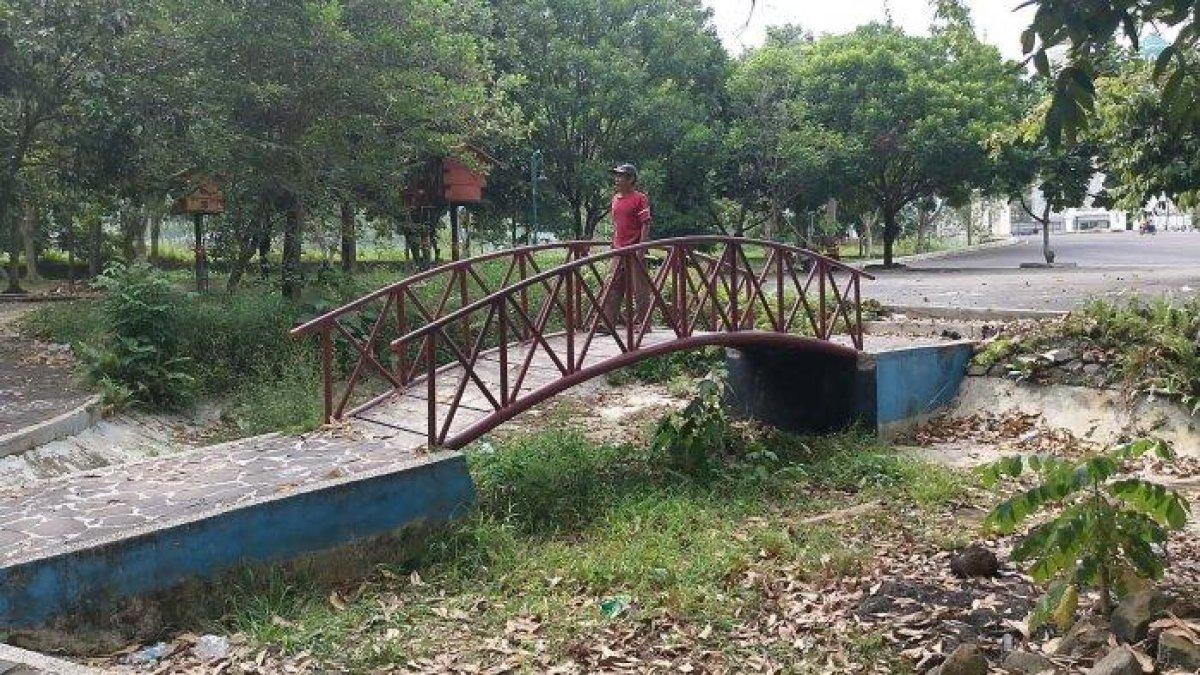 100 HARI KERJA - Cecep Nurul Yakin berencana menara fasilitas dan PKL di Kompleks Pemkab Tasikmalaya.