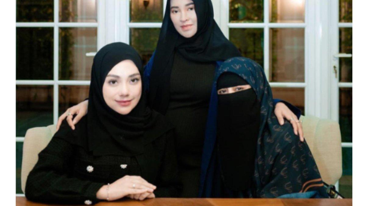 Celine Evangelista dan Umi Pipik