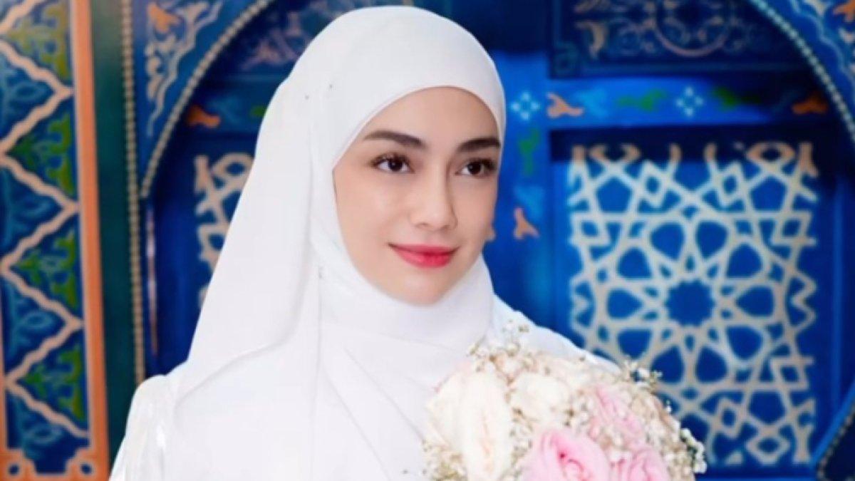 Celine juga santai menerima endorse produk hijab