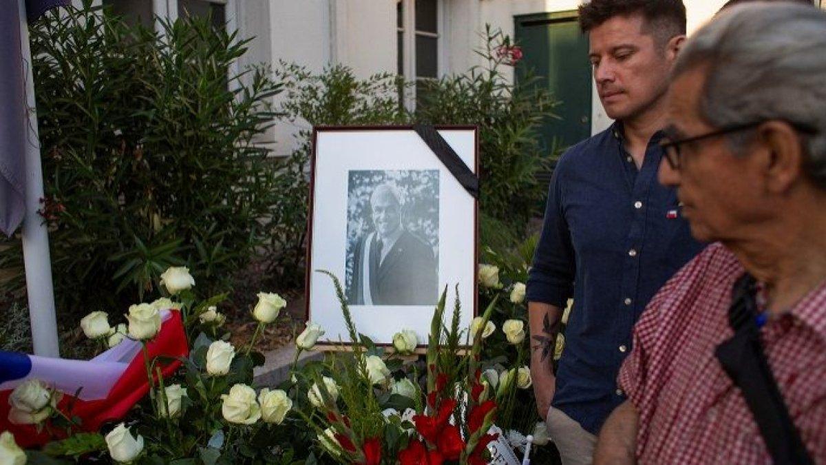 Warga Chile berduka atas meninggalnya Mantan Presiden Chile Sebastian Pinera dalam kecelakaan helikopter.