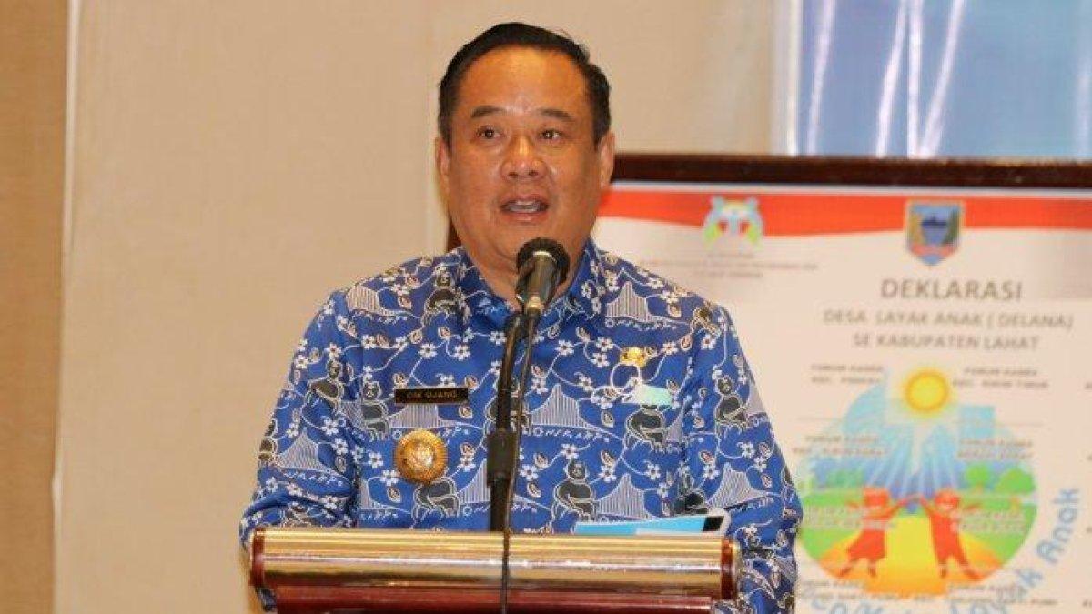 CIK UJANG - Foto H. Cik Ujang, S.H. saat masih menjabat sebagai Bupati Lahat, Sumatra Selatan. Berikut profil Wakil Gubernur terpilih Sumatra Selatan periode 2025 hingga 2030 tersebut.