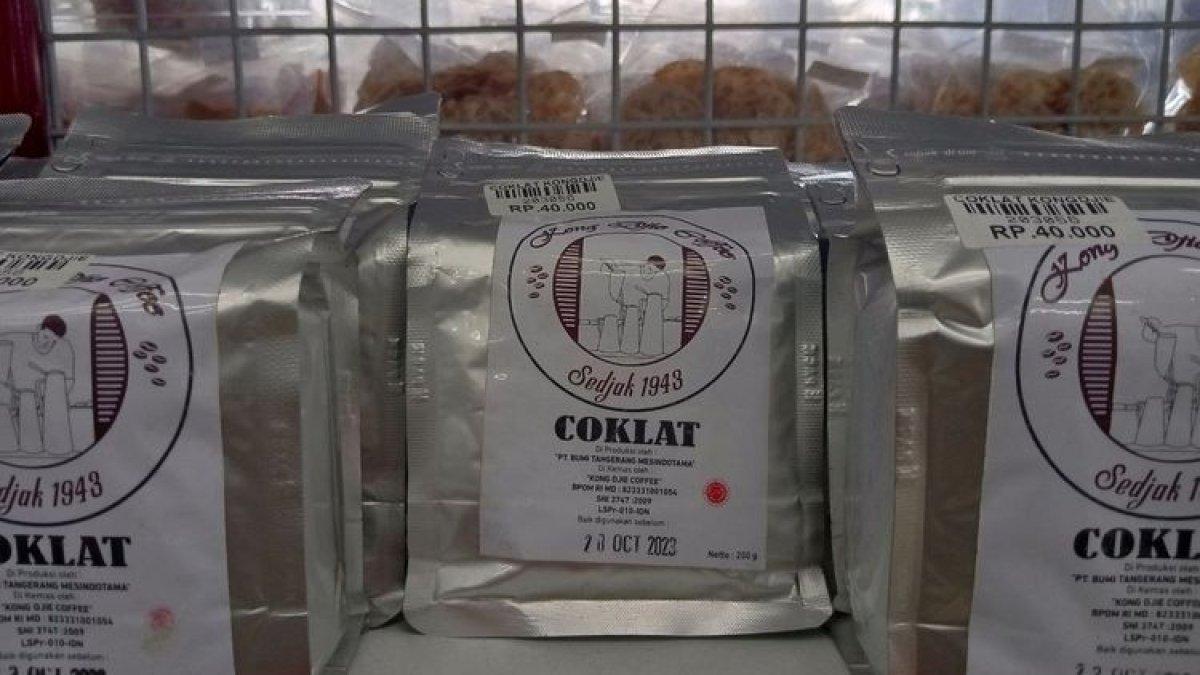 REKOMENDASI OLEH-OLEH: Coklat dan Kopi Kong Djie