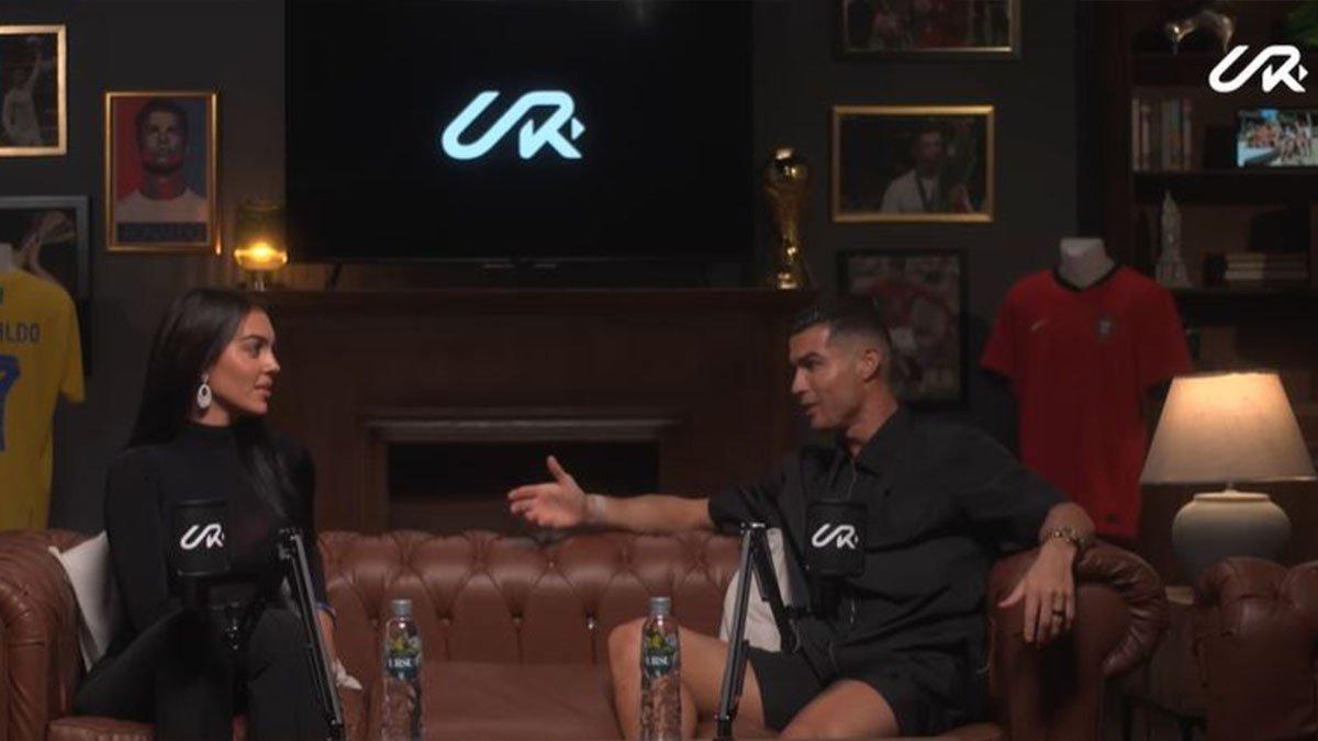 Cristiano Ronaldo dan Georgina Rodriguez di studio.