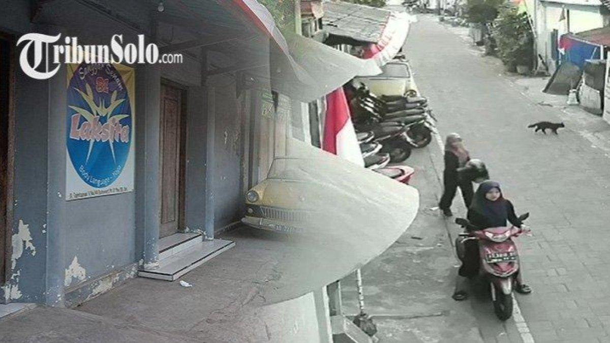 Cuma butuh baktu 18 detik, 2 gadis remaja di Solo berhasil curi helm