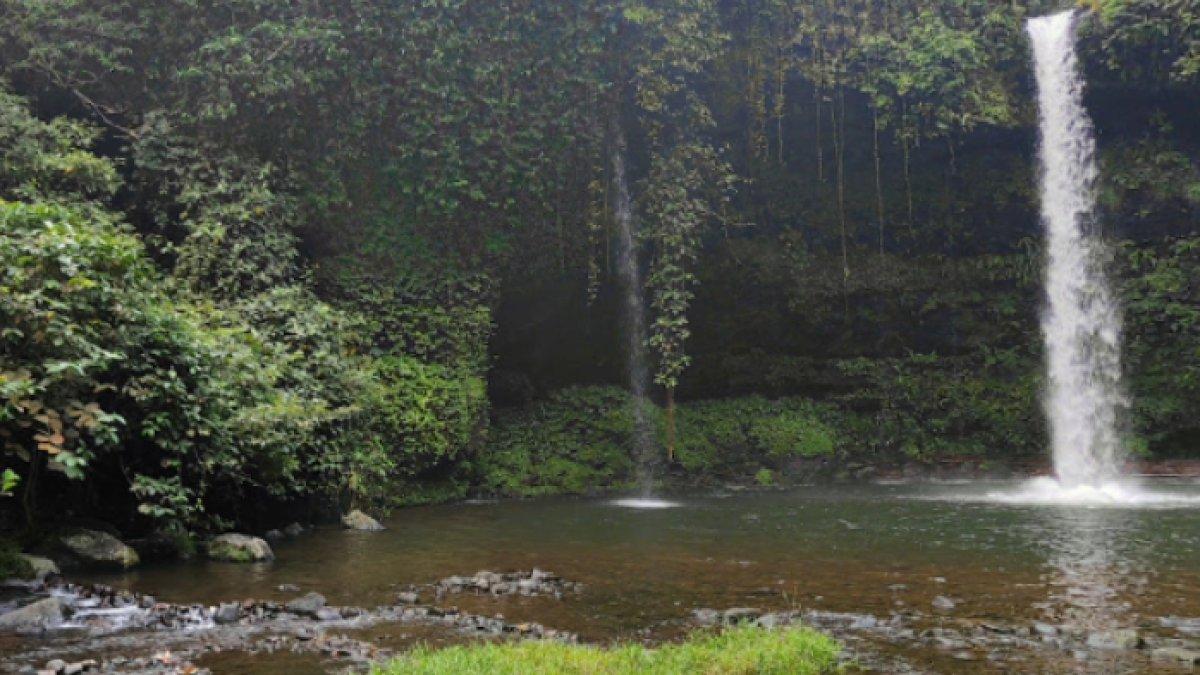 WISATA AIR - Potret Curug Ceheng diambil dari Google Street View pada Rabu (5/3/2025). Curug Ceheng berada di Kecamatan Sumbang, Kabupaten Banyumas, Jawa Tengah.