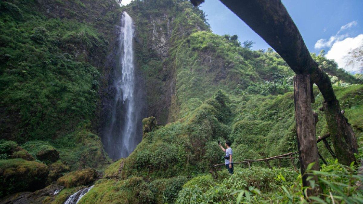 WISATA AIR - Potret Curug Citambur disadur dari Kompas.com pada Rabu (30/4/2025). Curug Citambur berada di Kecamatan Pasir Kuda, Kabupaten Cianjur.