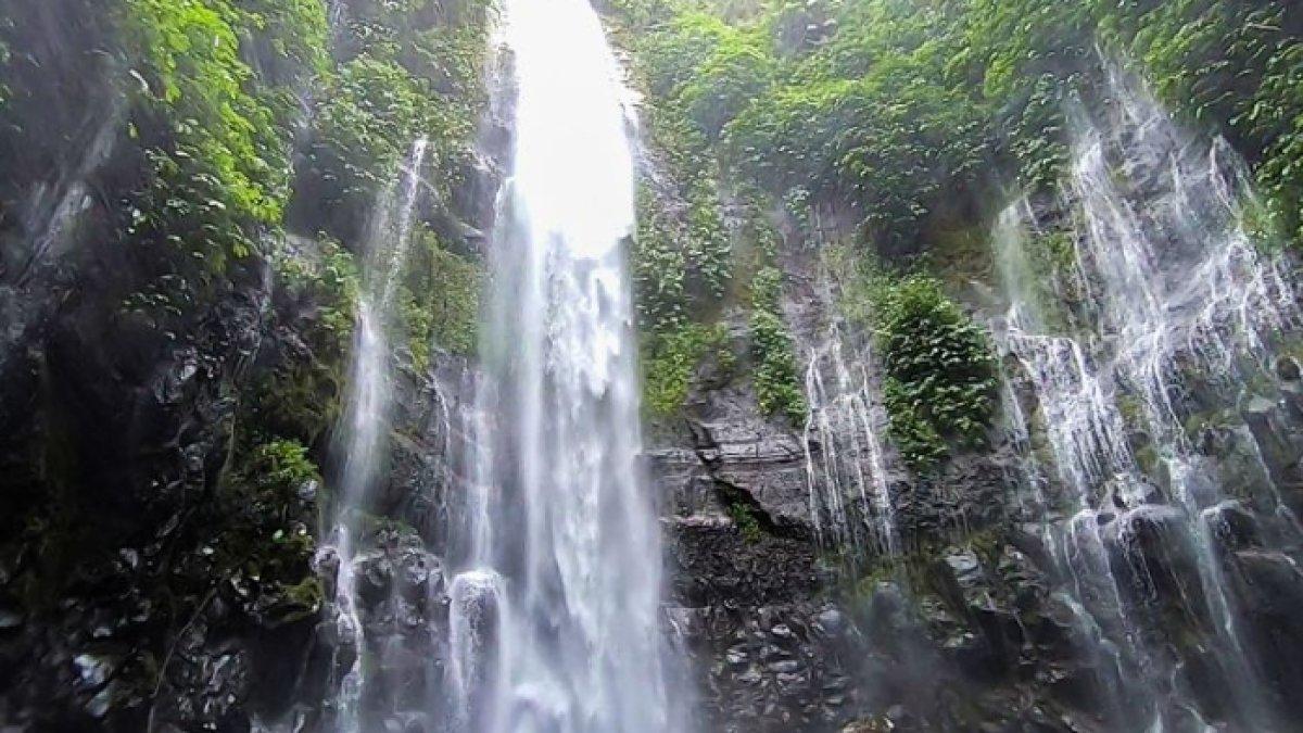 WISATA AIR - Potret Curug Lawe Benowo disadur dari Kompas.com pada Rabu (2/4/2025). Curug Lawe Benowo terletak di Kecamatan Ungaran Barat, Kabupaten Semarang, Jawa Tengah.
