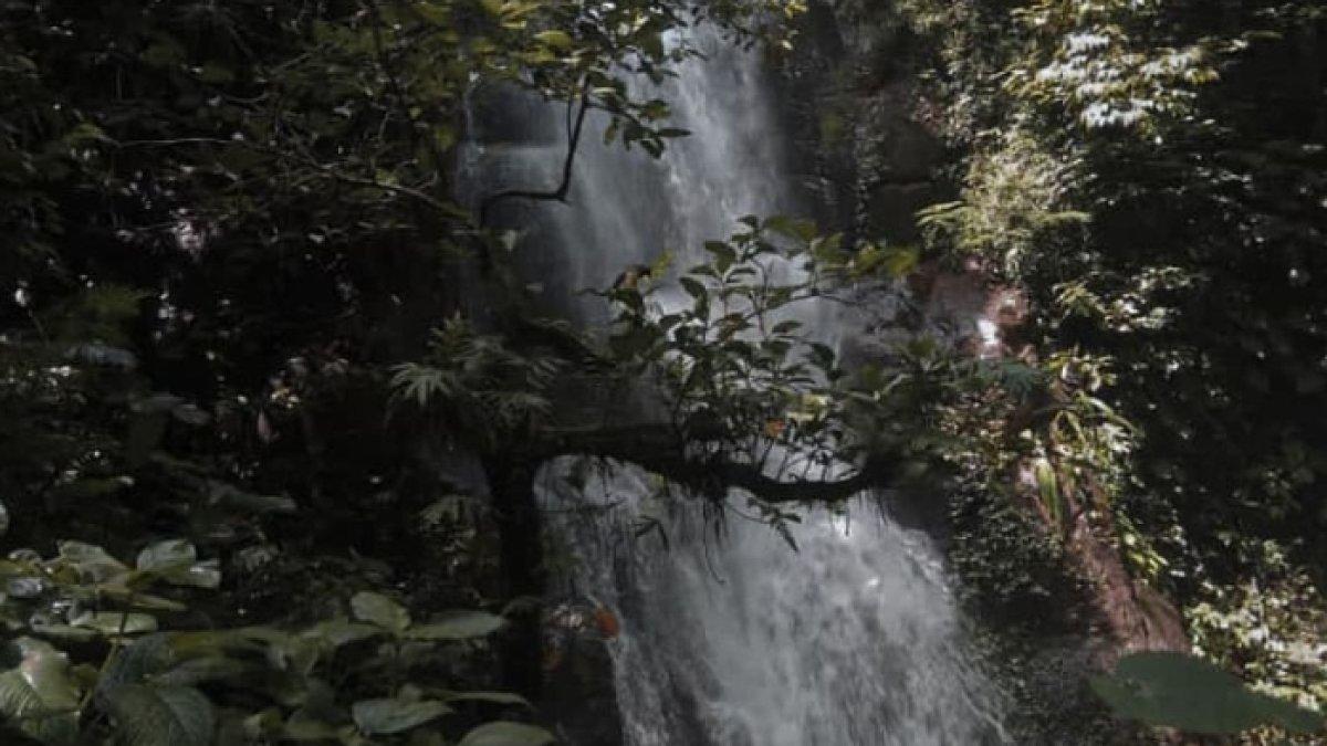 WISATA AIR - Potret Curug Pitu disadur dari Kompas.com pada Senin (10/3/2025). Curug Pitu berlokasi di Banjarnegara, Jawa Tengah.