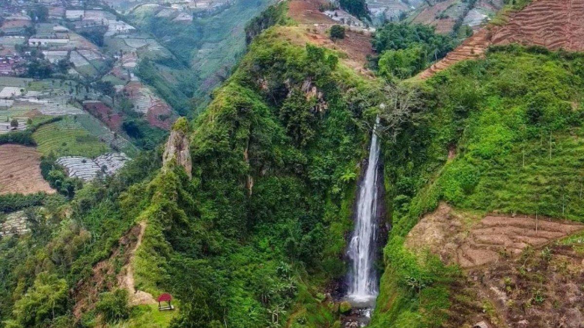WISATA ALAM - Potret Curug Surodipo disadur dari Kompas.com pada Senin (17/3/2025). Curug Surodipo berada di Kabupaten Temanggung, Jawa Tengah.