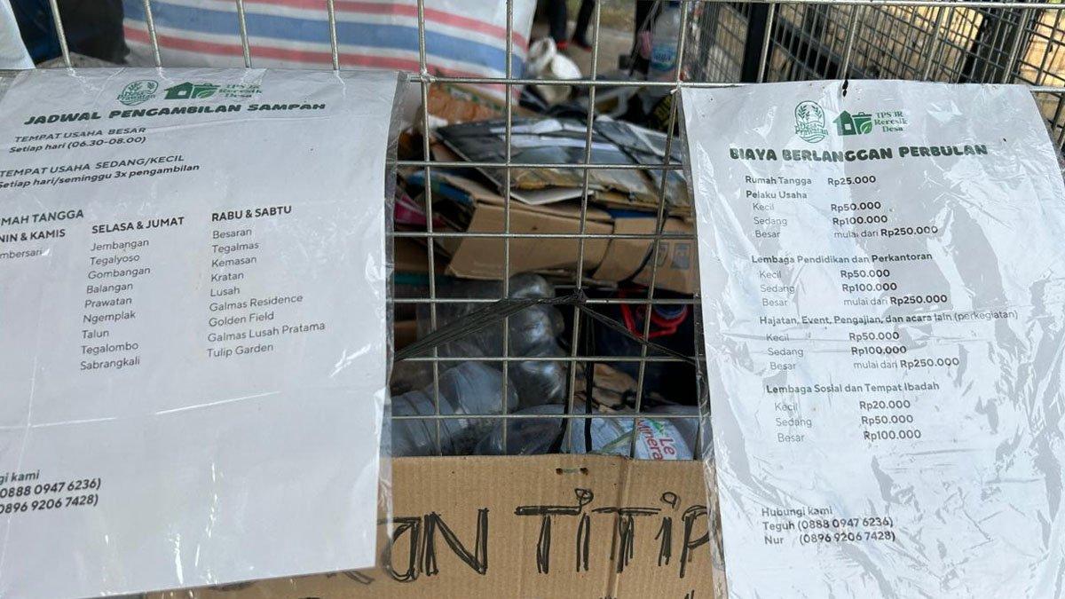 TPS DI KLATEN - Daftar biaya berlangganan per bulan dan jadwal pengambilan sampahnya oleh petugas TPS3R Reresik Desa di Desa Prawatan.