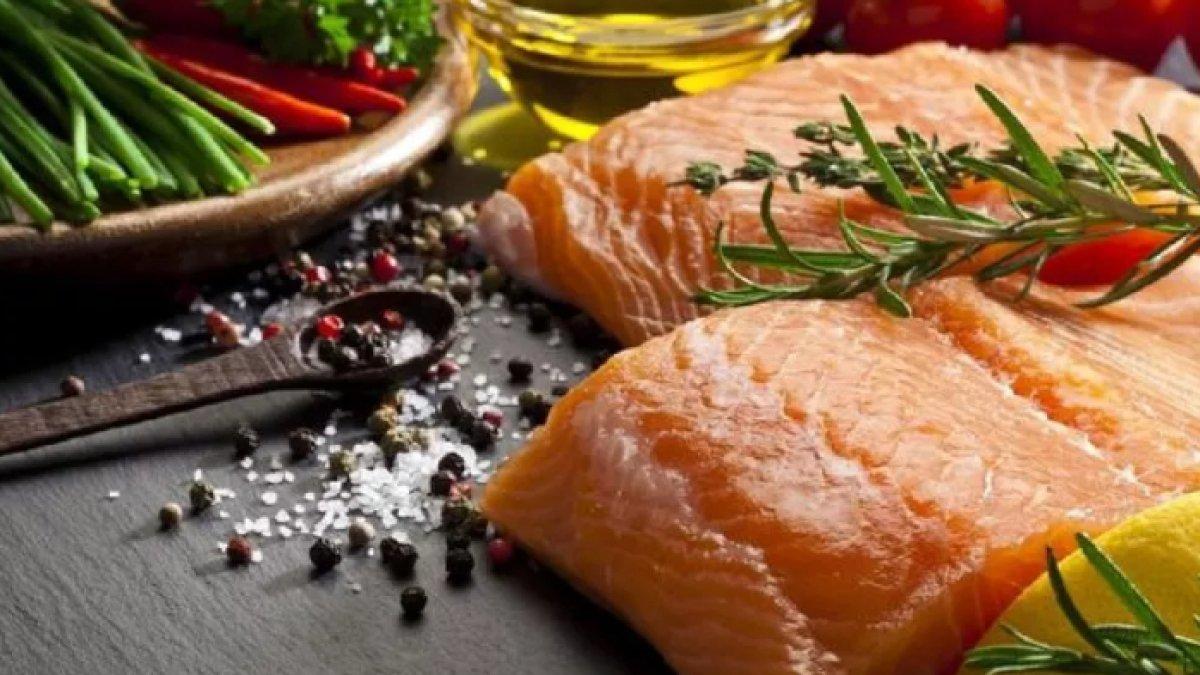 Daging ikan salmon untuk mengatasi stunting