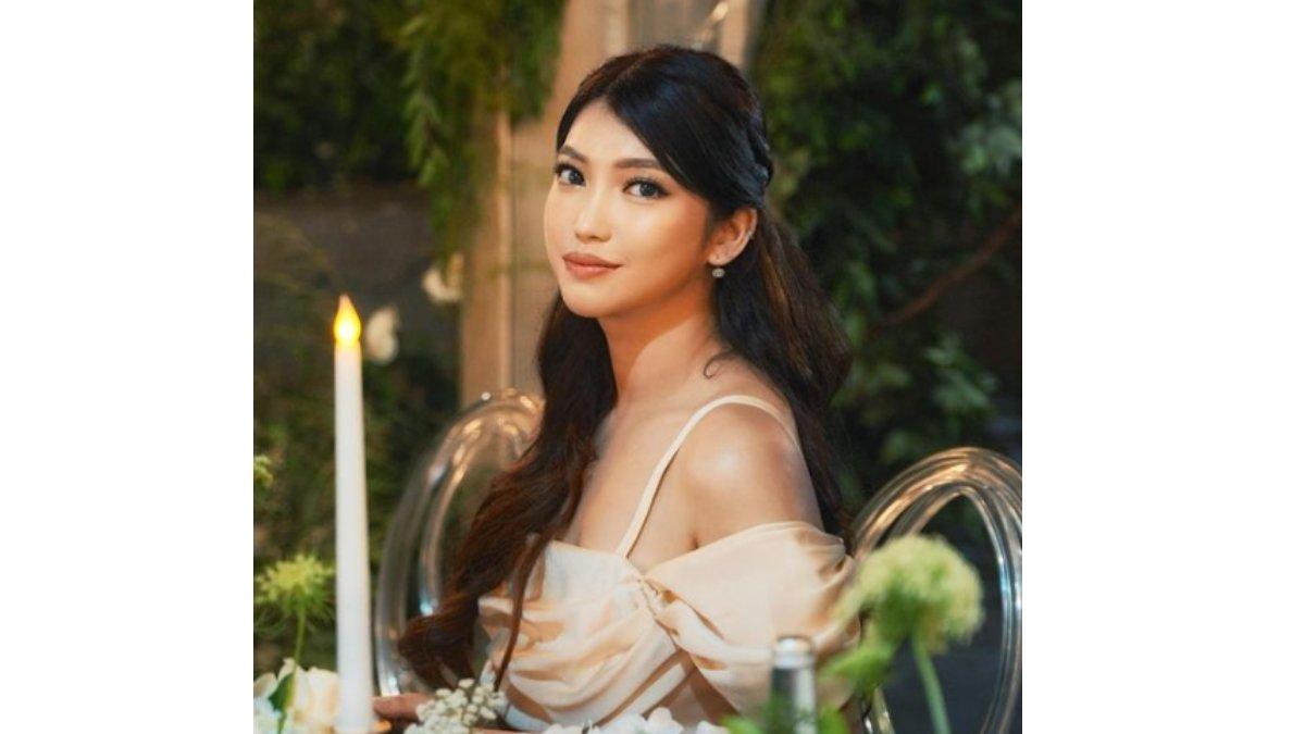 Dewi Paramita pernah bekerja di Kementerian