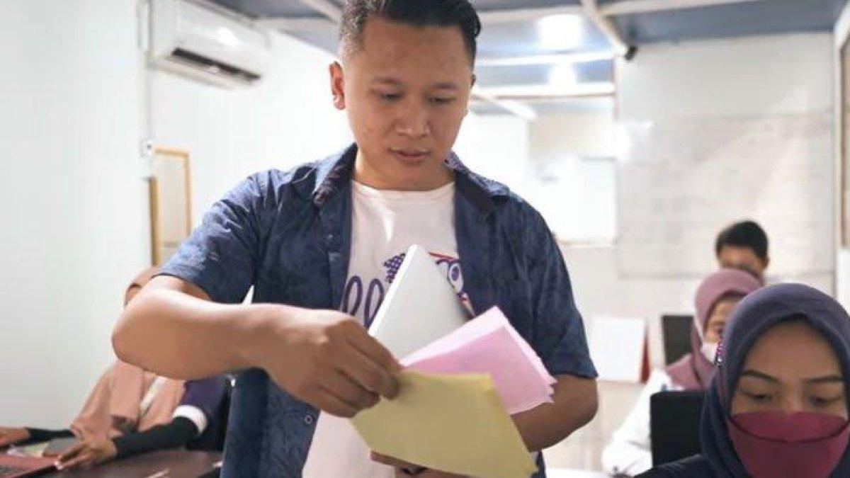 Dhofi Adam, mantan karyawan pinjol pilih resign kini sukses dirikan perusahaan bantal, jadi crazy rich Sidoarjo