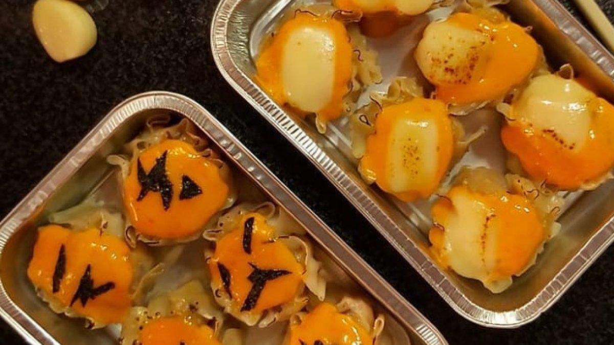 REKOMENDASI WARUNG SIMSUM: Penampakan dimsum lezat dengan penyajian yang rapi dan saus yang menggugah selera