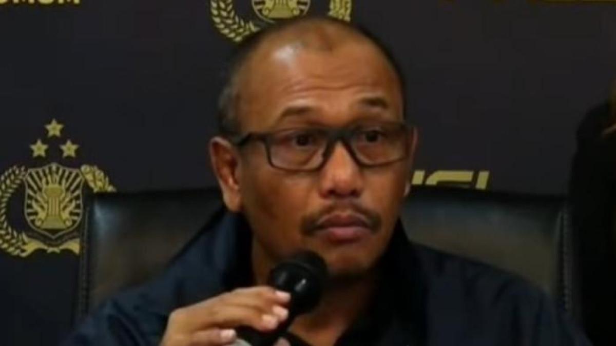 PROFIL KOMBES WIRA - Direktur Reserse Kriminal Umum Polda Metro Jaya Kombes Wira Satya Triputra mengungkap penyebab kematian diplomat Kementerian Arya Daru Pangayunan di Aula Satya Harprabu Gedung Ditreskrimum Polda Metro Jaya, Jakarta Selatan, Selasa (29/7/2025). Ia menyebut sosok Farah telah diperiksa. Berikut profil Kombes Wira.