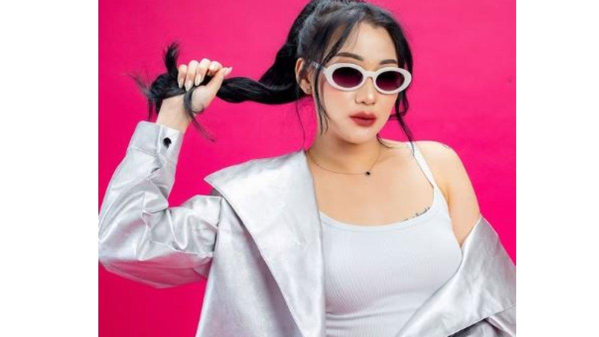 Dj Leony Ang memukau.