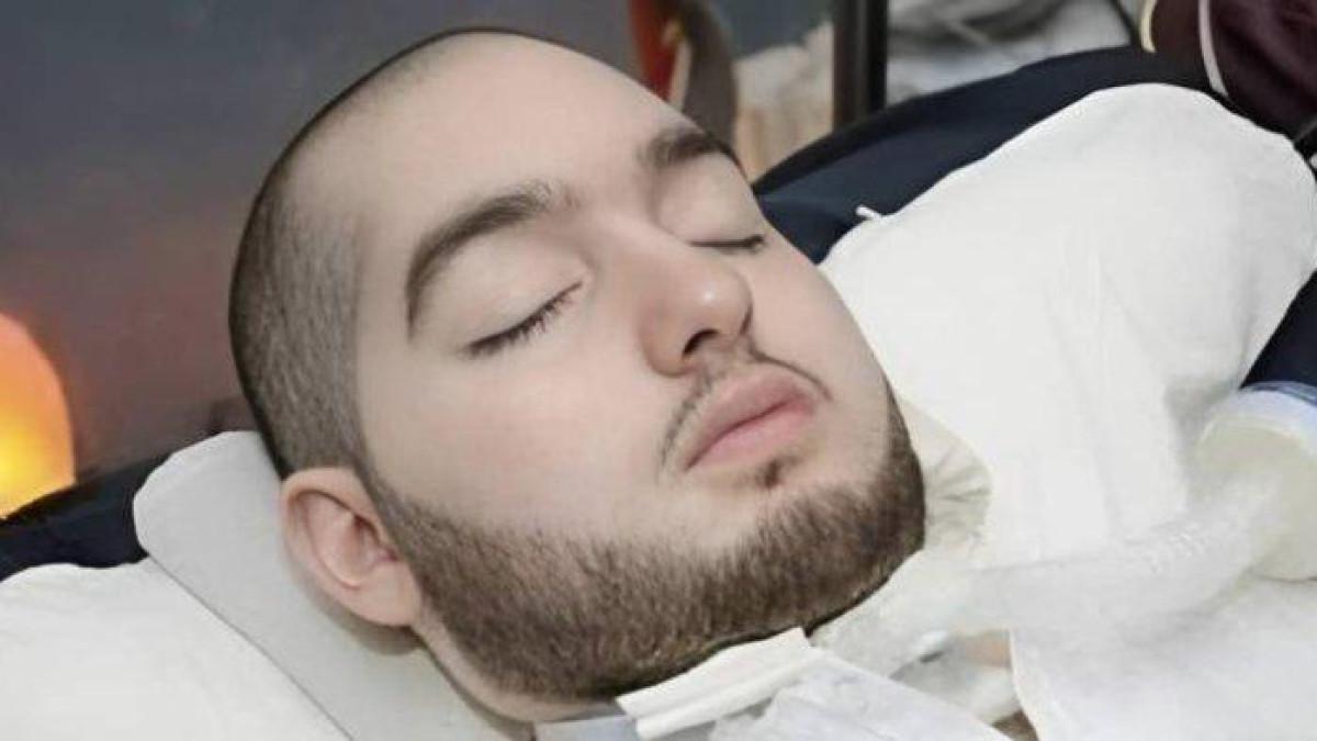 PANGERAN MENINGGAL DUNIA - Dunia berkabung atas kepergian Pangeran Al Waleed bin Khaled, sosok yang selama dua dekade dijuluki “The Sleeping Prince”.