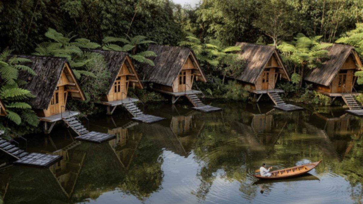 WISATA MENARIK - Potret Dusun Bambu diambil dari website pada Rabu (7/5/2025). Dusun Bambu berada di Kecamatan Cisarua, Kabupaten Bandung Barat, Jabar.