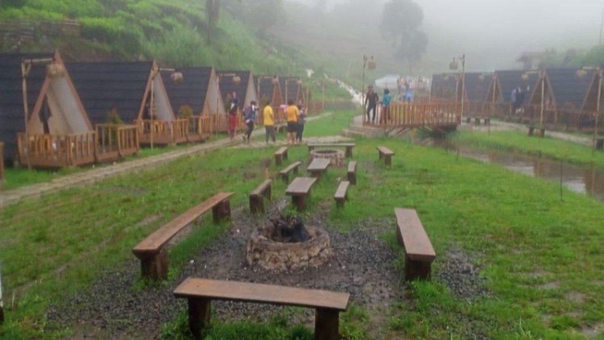 WISATA MENARIK - Potrte Obyek Wisata Ecopark Curugtilu disadur dari Kompas.com pada Minggu (18/5/2025). Ecopark Curugtilu berada di Rancabali, Kabupaten Bandung, Jabar.