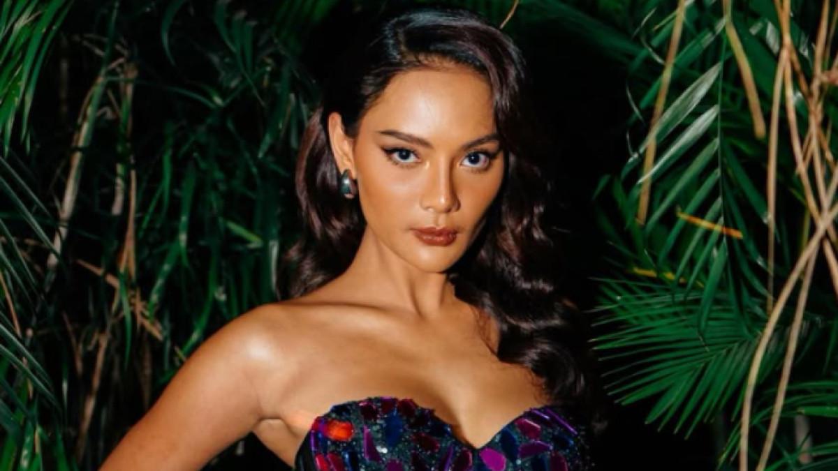 HAMIL DI LUAR NIKAH - Potret Erika Carlina diambil dari Instagram pada Sabtu (19/7/2025). Erika Carlina alami kondisi hamil di luar nikah.
