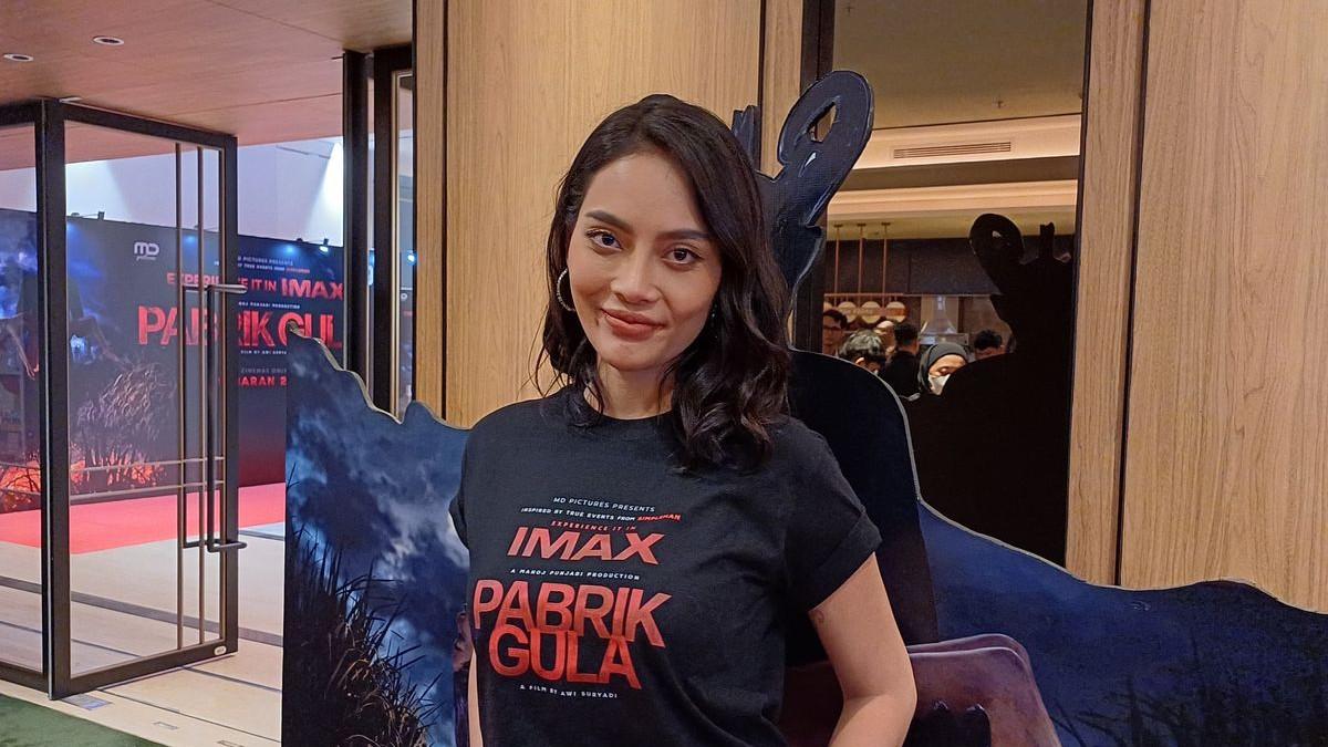 HAMIL DI LUAR NIKAH - Erika Carlina saat ditemui di Agora Mall XXI daerah Tanah Abang, Jakarta Pusat, Senin (17/3/2025). Erika Carlina mengaku hamil di luar nikah.