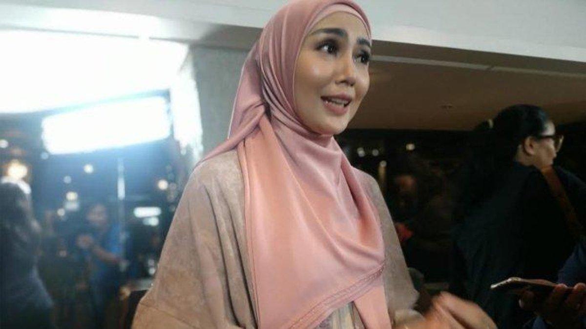 FENITA DESAK WILLIE - Potret Fenita Arie saat ditemui di kawasan Jakarta Selatan, Rabu (25/9/2019). Fenita Arie meminta Willie Salim menghapus konten rendang viral di Palembang.