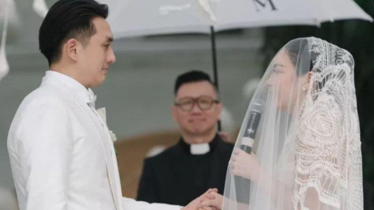 Findrilia Sanvira menikah dengan Steven Hermawan