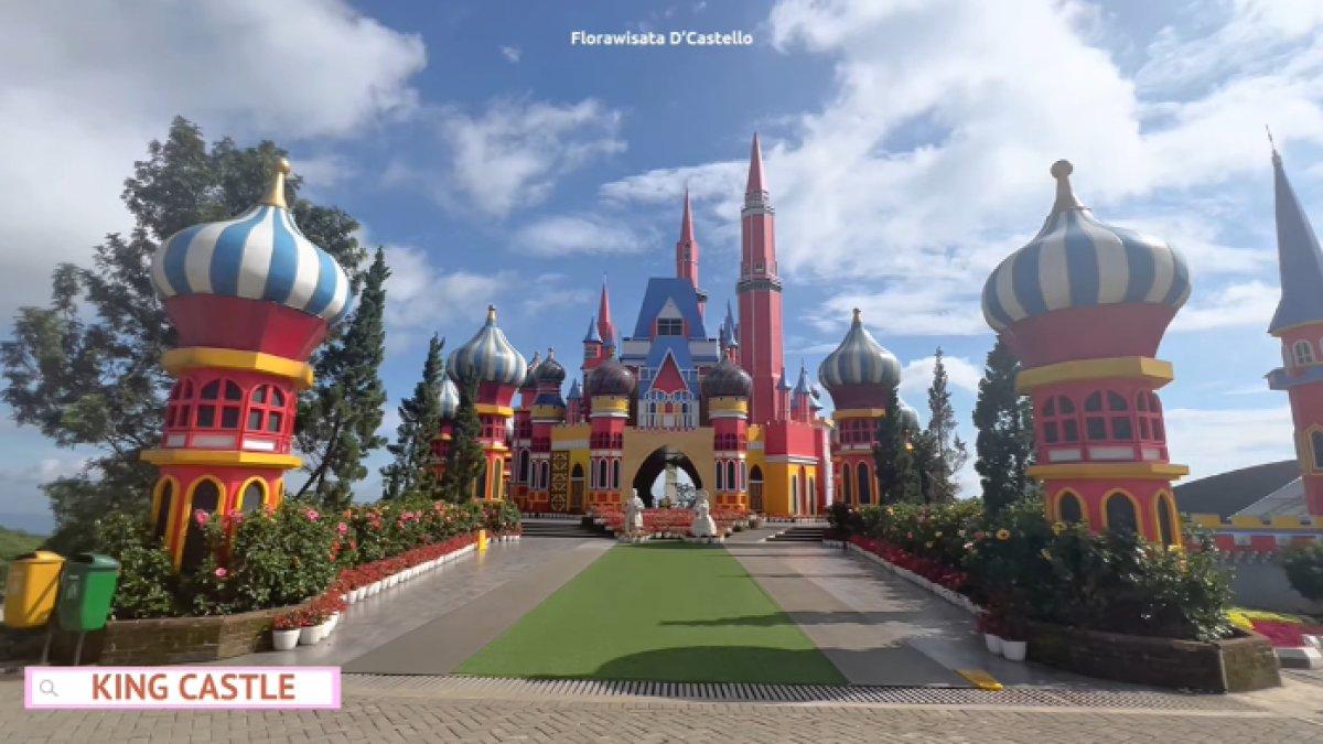 WISATA SERU - Potret Florawisata D'Castello diambil dari YouTube pada Kamis (10/4/2025). Florawisata D'Castello berada di Subang, Jawa Barat.