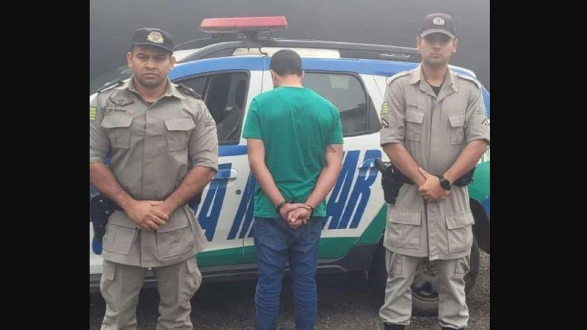 Fonesca diduga menyerang Alves tahun lalu, hingga gadis itu mendapat jahitan di lengannya.