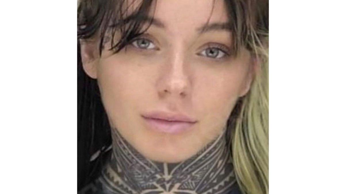 Foto Abbie saat di kantor polisi