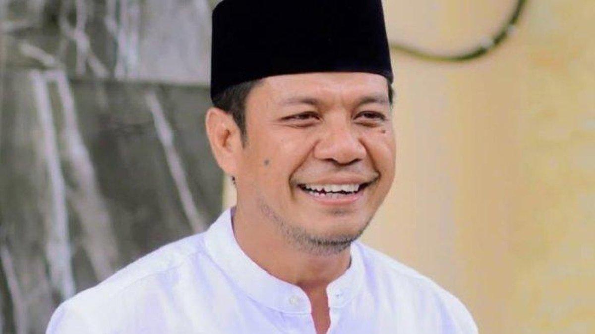 BUPATI DOMPU - Foto Bambang Firdaus Bupati Dompu diunduh dari Instagram (8/4/2025). berikut adalah rekam jejak dan visi misinya.