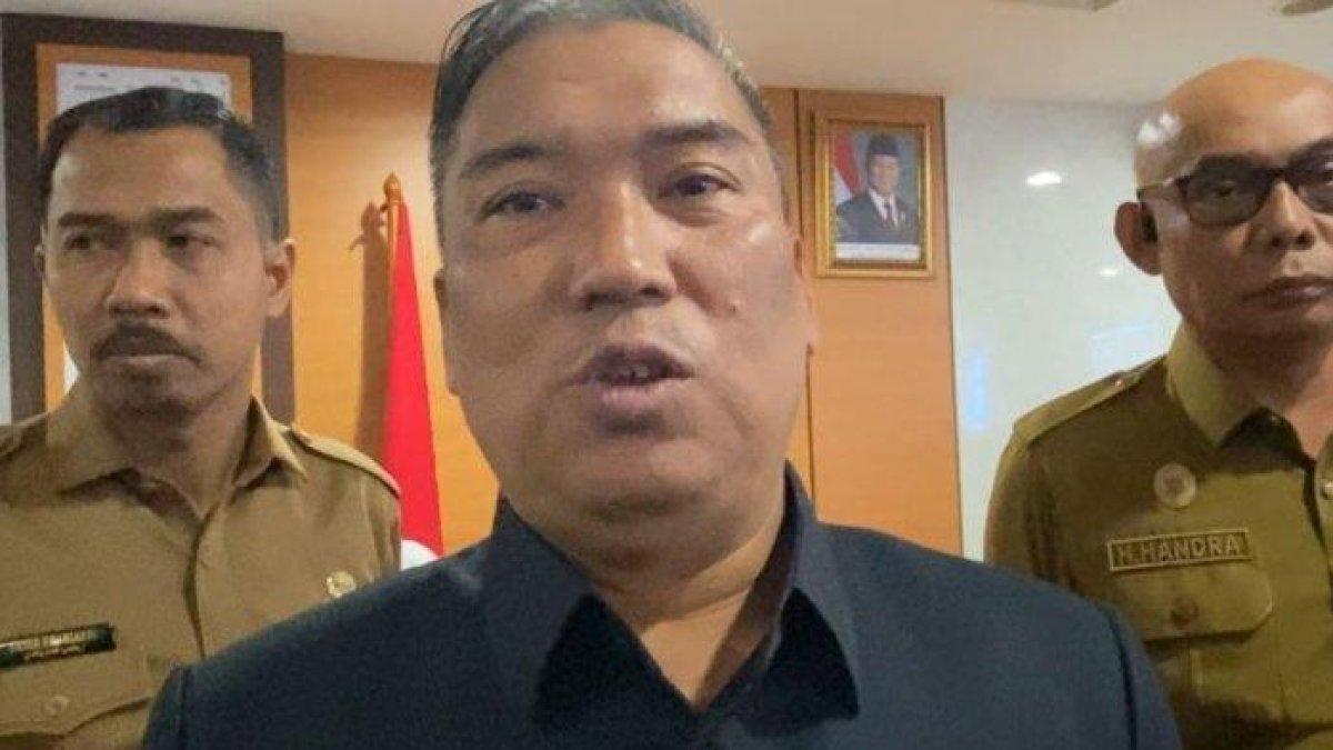 NYANYANG HARIS PRATAMURA - Foto Nyanyang Haris Pratamura, S.E., M.Si. saat ditemui awak media di Kantor Gubernur Kepulauan Riau pada 25 Februari 2025. Berikut profil Wakil Gubernur Kepulauan Riau periode 2025 hingga 2030 tersebut.