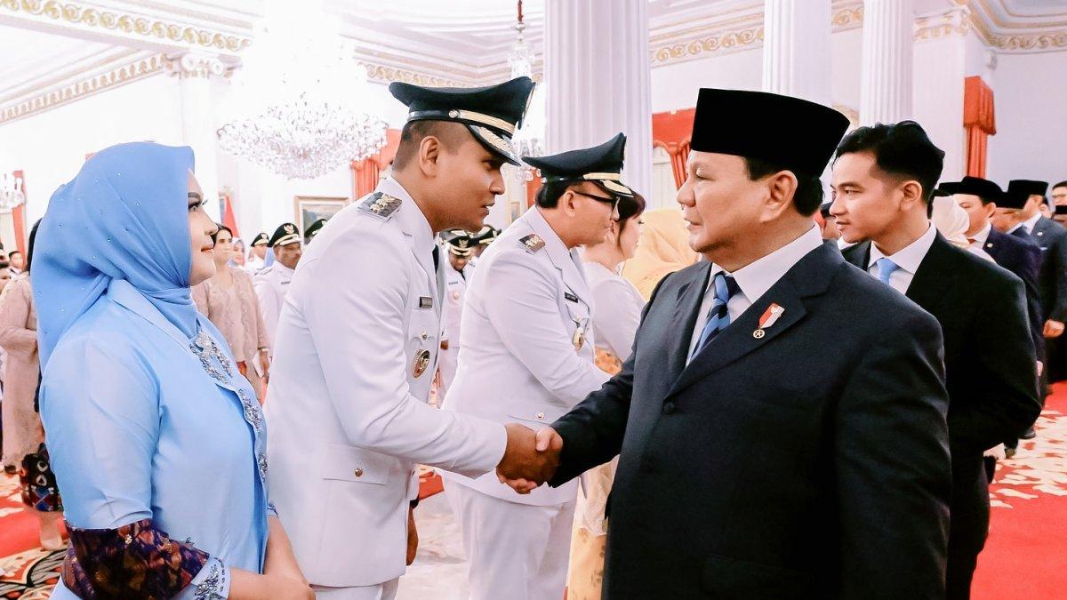 SOSOK WAKIL WALIKOTA - Franky Nasril saat dilantik oleh Prabowo Subianto pada pelatihan kepala daerah se-Indonesia di Istana Kepresidenan, Jakarta (20/2/2025).