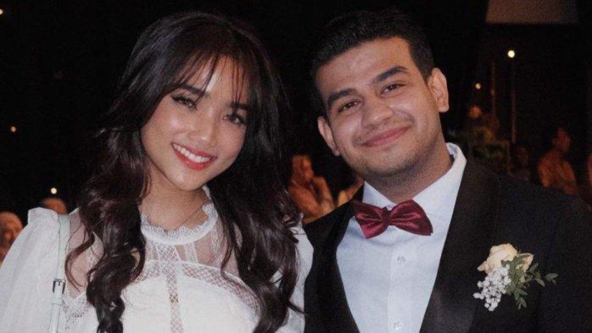 Fuji jawab kabar kedekatannya dengan Fadil Jaidi, sebut keluarga mereka sudah saling mengenal hingga minta didoakan berjodoh.