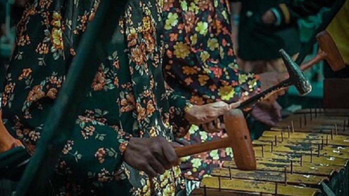Gamelan Jawa dibedakan menjadi beberapa jenis.