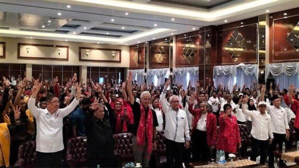 Calon presiden (capres) nomor urut 3 Ganjar Pranowo di Convention Hall Palu, Jalan Durian No.88, Kamonji, Palu, Senin (4/12/2023).