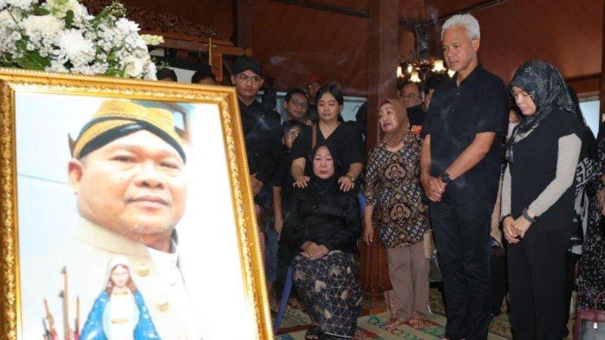 Ganjar Pranowo melayat di Solo