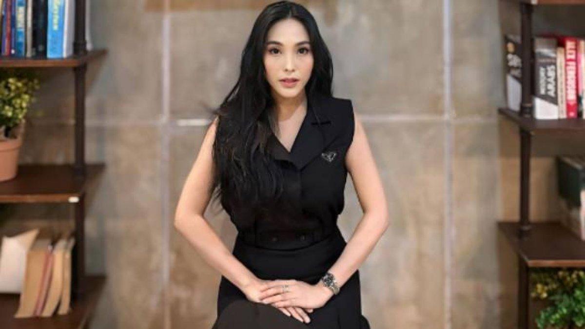 Gaya glamor Nayunda Nabila (4)