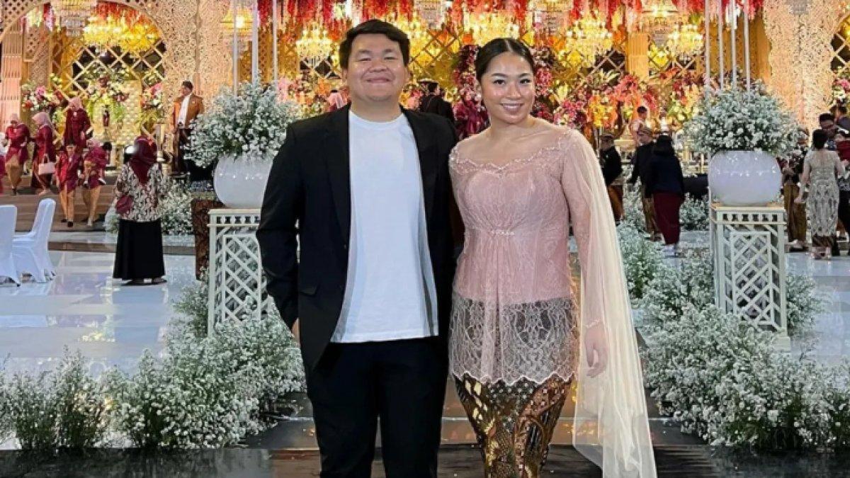 Gaya pacaran Kiki CJR dan Gaby Bunga.
