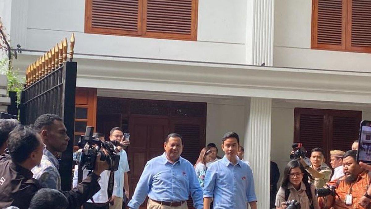 Wali Kota Surakarta Gibran Rakabuming Raka mendatangi kediaman Ketua Umum Partai Gerindra Prabowo Subianto di Jalan Kertanegara, Jakarta Selatan, Rabu (25/10/2023) pagi.