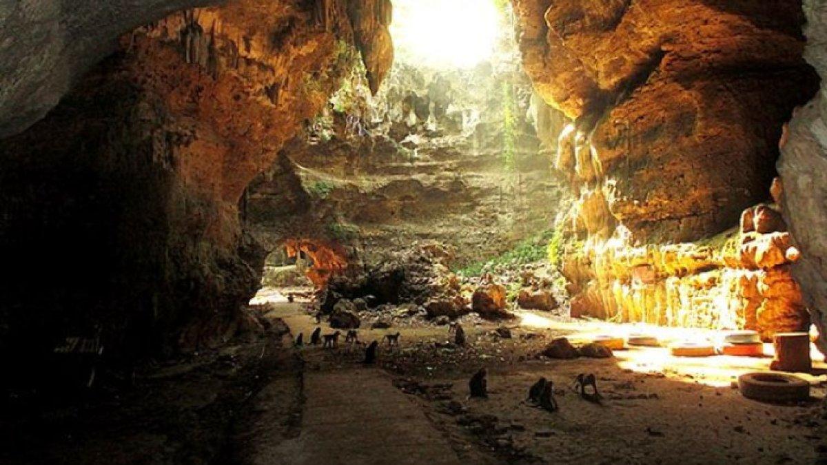 WISATA BLORA - Potret Goa Terawang disadur dari Kompas.com pada Minggu (9/3/2025). Goa Terawang salah satu wisata alam di Blora, Jawa Tengah.