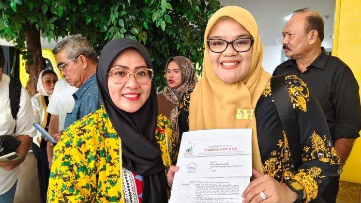 BUPATI TANJUNG JABUNG TIMUR - Golkar resmi memberikan dukungannya kepada pasangan Dilla Hikmah Sari (Dillah Hich) dengan Muslimin Tanja untuk maju di Pemilihan Bupati (Pilbup) Tanjung Jabung Timur.