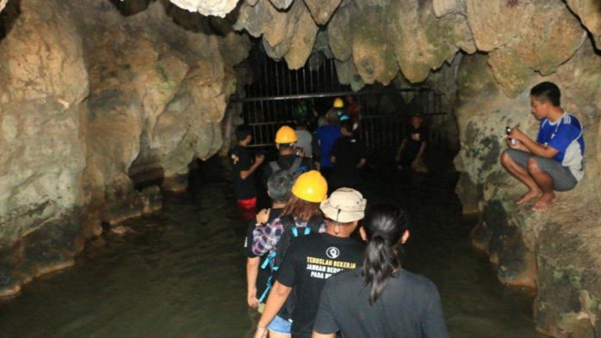 WISATA SERU - Potret Gua Pancur disadur dari Tribunnews.com pada Rabu (9/4/2025). Gua Pancur berada di Kabupaten Pati, Jawa Tengah.