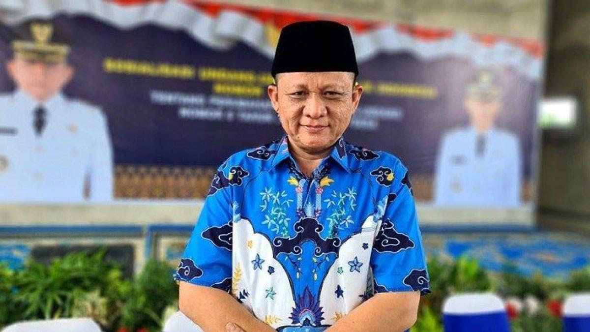 BUPATI OKU TIMUR - H Lanosin MT bupati OKU Timur menyampaikan akan terus berupaya menjalin komunikasi politik terkait langkahnya yang akan maju Pilkada OKU Timur 2024. Lanosin merupakan pemenang Pilkada OKUT 2024.