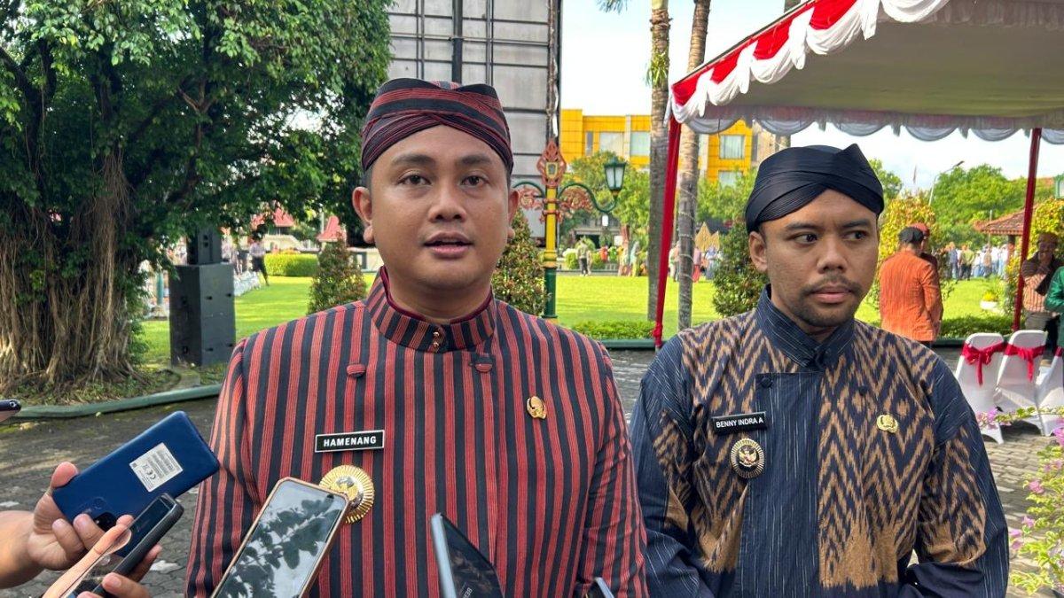 HARI PANCASILA KLATEN - Bupati Klaten Hamenang Wajar Ismoyo (kiri) dan Wakil Bupati Benny Indra Ardhianto (kanan).