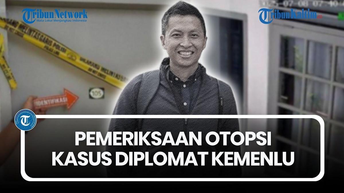 KEMATIAN MISTERIUS DIPLOMAT - Capture YouTube Tribun Kaltim menampilkan sosok Arya Daru. Hasil autopsi Arya Daru segera keluar, bakal jadi puzzle terakhir kasus kematian misterius sang diplomat