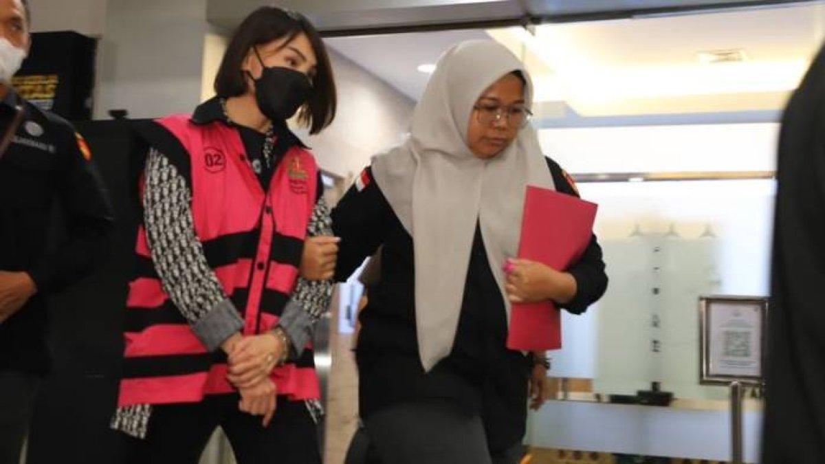 Crazy rich asal Surabaya Helena Lim ditetapkan sebagai tersangka kasus dugaan korupsi komoditas timah oleh Kejagung pada Selasa (26/3/2024).
